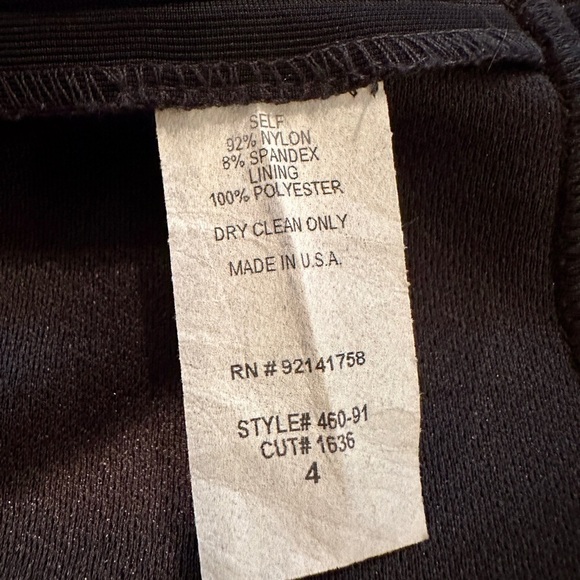 LINDA SEGAL, WOMENS BLACK PENCIL DRESS WITH FLORAL LINING. SIZE 4 - Picture 7 of 7